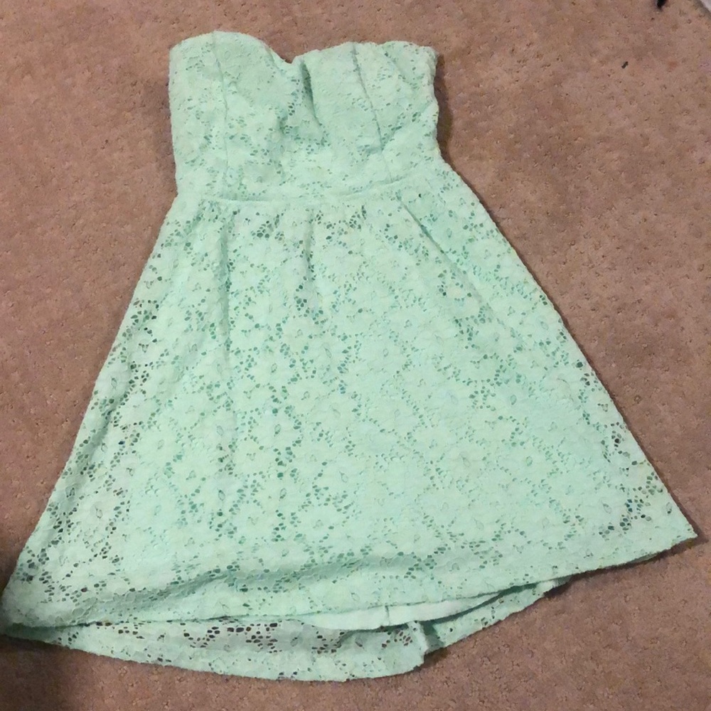 A Windsor sleeveless dress